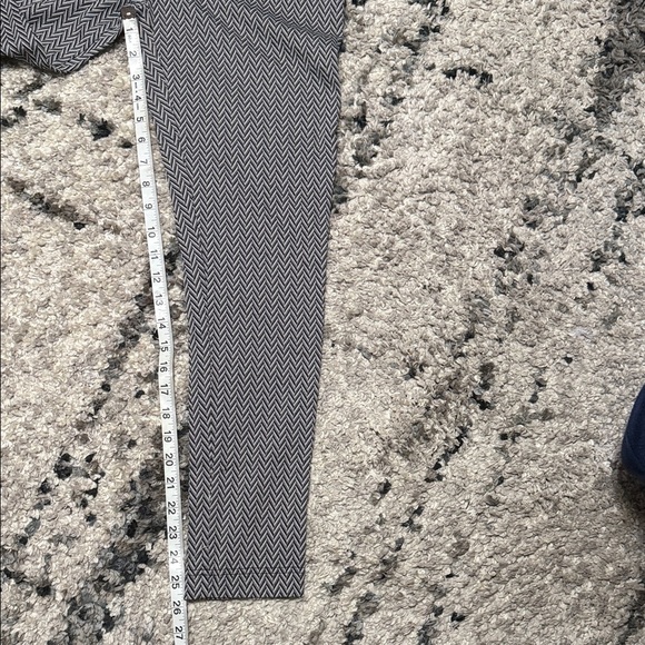 Calvin Klein  Zigzag Stretchy Leggings - Black and White - Picture 3 of 10